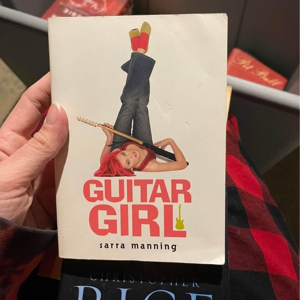 Books - Picture 5 of 16